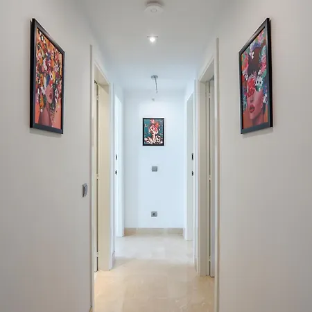 Luxury Penthouse San Pedro 아파트