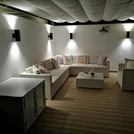 Luxury Penthouse San Pedro * 马尔韦利亚