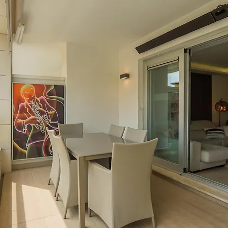 公寓 Luxury Penthouse San Pedro 马尔韦利亚